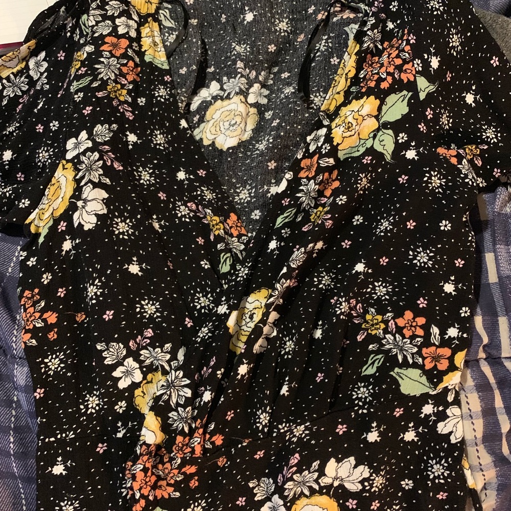 Cute tie floral shirt from PacSun